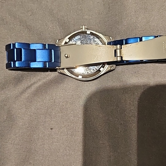 Womens Fossil Watch Small - Picture 4 of 6